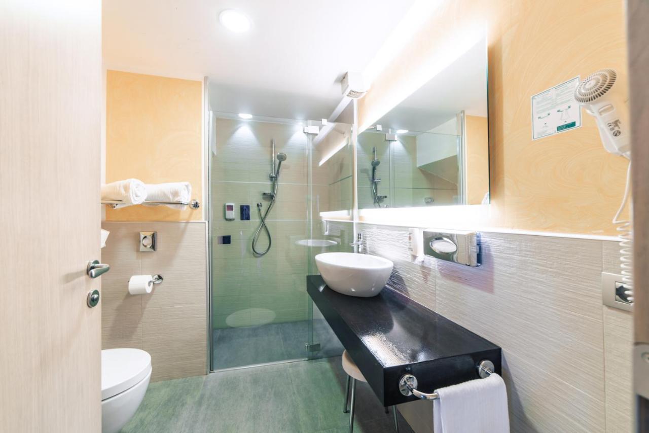 Montana Hotel 4*