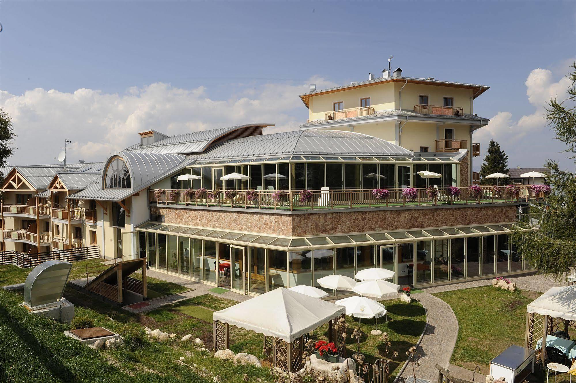 Montana Hotel 4*